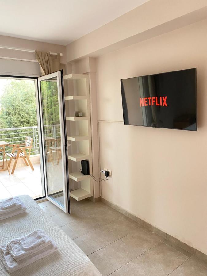 Seaside One-Bedroom On Chalkis Buitenkant foto